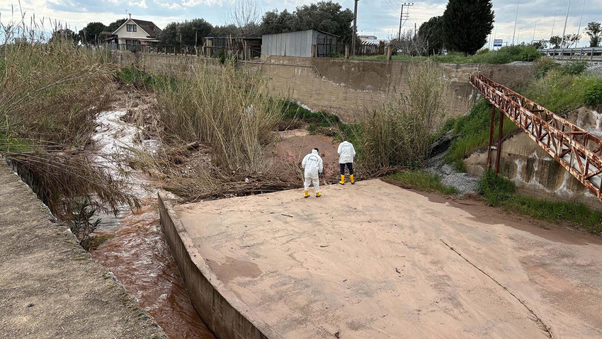 Aydın'ın Efeler ilçesinde evlerinde ölü bulunan yaşlı çiftin, hurdacı Ş.H. tarafından öldürüldüğü ortaya çıktı. Suçunu itiraf eden Ş.H., yaşlı adamdan para istediğini, talebi reddedilince olayı gerçekleştirdiğini söylediği öğrenildi.