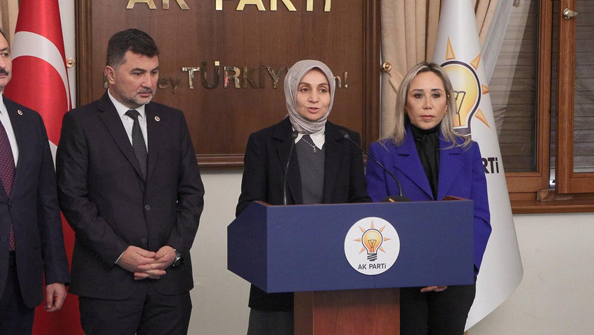 AK Parti Grup Başkanvekili Leyla Şahin Usta, çalışan annelerin doğum izninin 24 haftaya uzatılması ve 15 yaş altına sosyal medya yasağı getirilmesini içeren kanun teklifinin Meclis'e sunulduğunu açıkladı.