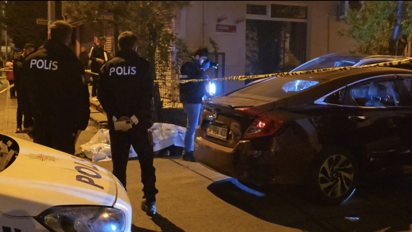 İstanbul Sancaktepe'de, otomobilinde indiği sırada silahlı saldırıya uğrayan M.A., hayatını kaybetti. 