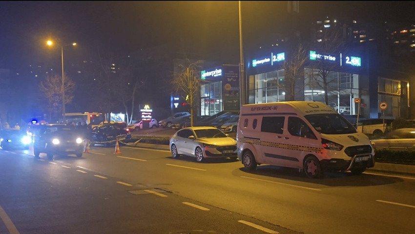 İstanbul Beykoz'da ünlü mimar Turgut Toydemir, trafikte tartıştığı polis memuru tarafından silahla vurularak yaralandı.