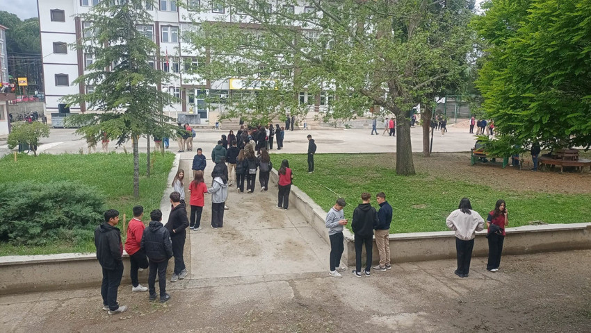 AFAD, Amasya'da 4.4 ve 4.2 büyüklüğünde deprem meydana geldiğini duyurdu.