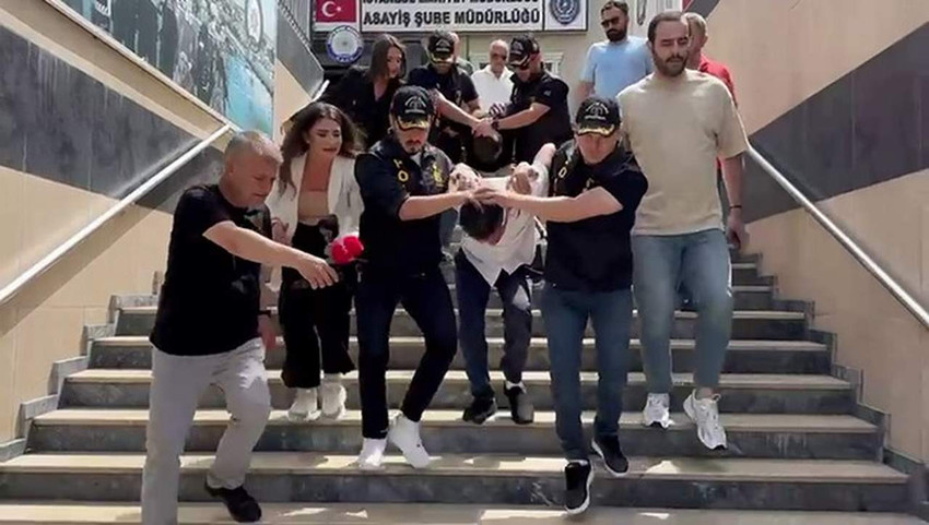 İstanbul Büyükçekmece'de elleri ve ayakları bağlı, halıya sarılı halde cansız bedeni bulunan genç kadının cinayetin işlendiği eve giriş görüntüleri ve araç ile taşınma görüntüleri ortaya çıktı.