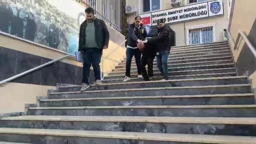 İstanbul'da 31 Ekim tarihinde kaybolduğu açıklanan 6 yaşındaki minik Şirin'in cansız bedeni Feriköy Mezarlığı'nda bulundu. Şirin'in son olarak birlikte görüntülendiği ve kağıt toplayıcısı olduğu öğrenilen zanlı önce suçlamaları inkar etse de ardından Şirin'i mezarlıkta öldürdüğünü itiraf etti.