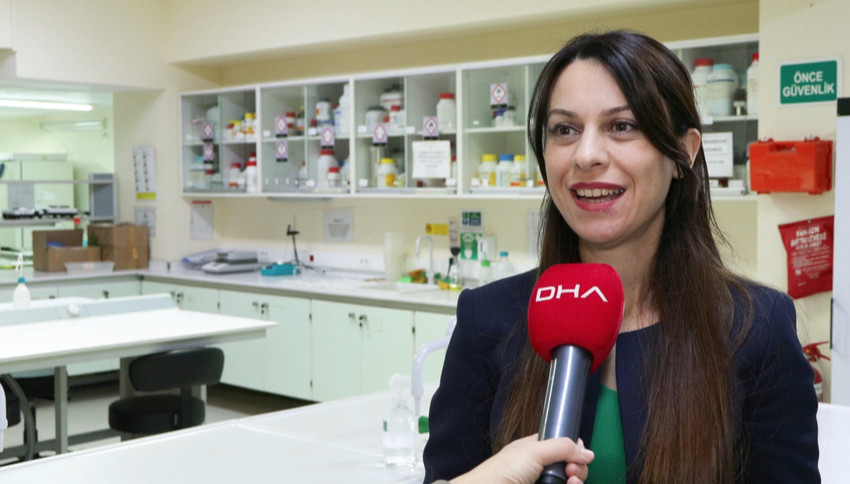Gıda Mühendisliği Bölümü Öğretim Üyesi Doç. Dr. Gonca Bilge Özel, ABD'de yasaklanan Eritrosin (E127) adlı sentetik gıda boyasının Türkiye'de kullanımının sınırlığı olduğunu ifade etti. Uzmanlar bu maddenin kansere yol açabileceğini öne sürüyor.