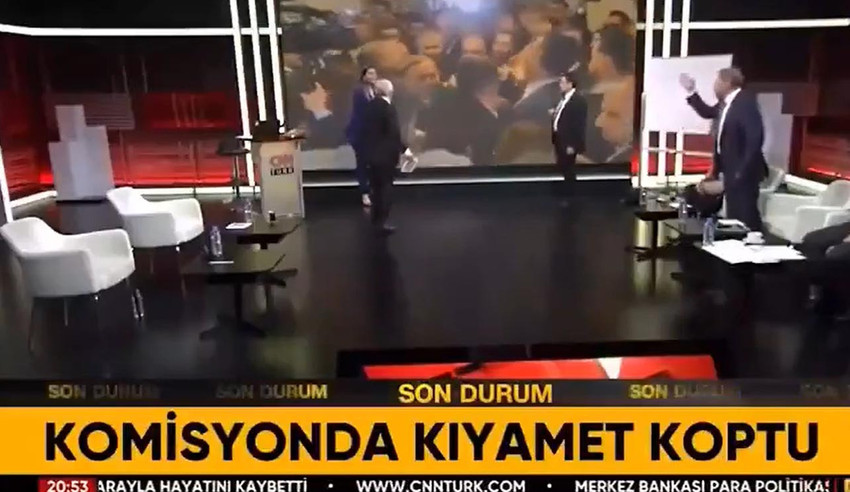 TBMM'de dün gerçekleşen İçişleri Bakanlığı bütçe görüşmeleri tartışmalarının konuşulduğu CNN Türk canlı yayınında  Abdülkadir Selvi ile İsmail Dükel'in birbirlerine girgid.