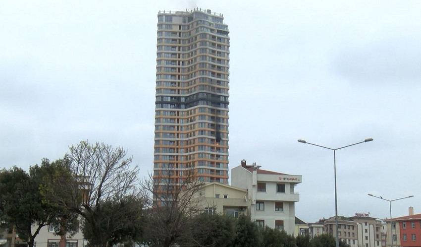 İstanbul'da 34 katlı binada yangın paniği - Resim : 1