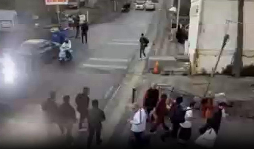 Kadıköy'de oynanan Galatasaray Daikin - Nilüfer Belediyesi kadın voleybol maçının ardından baba ve kıza saldırarak ellerindeki pankart ve bayrakları alan şüphelilerden 3'ü tutuklandı.