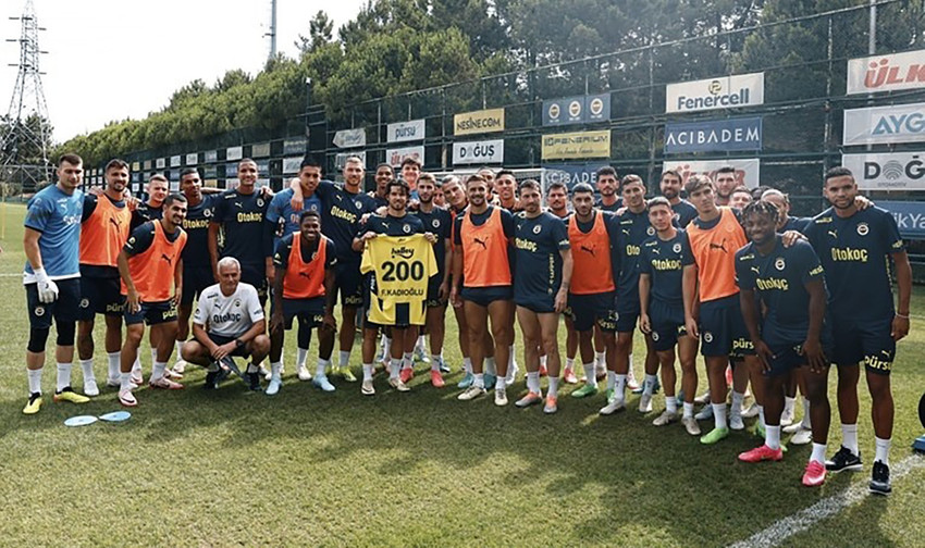 Ferdi Kadıoğlu'dan Fenerbahçe paylaşımı: Biz bir aileyiz, iyi ki Fenerbahçe - Resim : 1