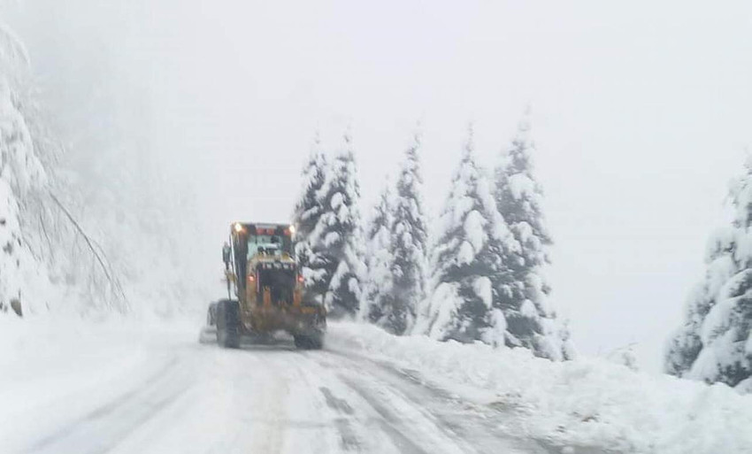 Giresun’un yüksek kesimlerde 45 köy yolu kar nedeniyle ulaşıma kapandı.