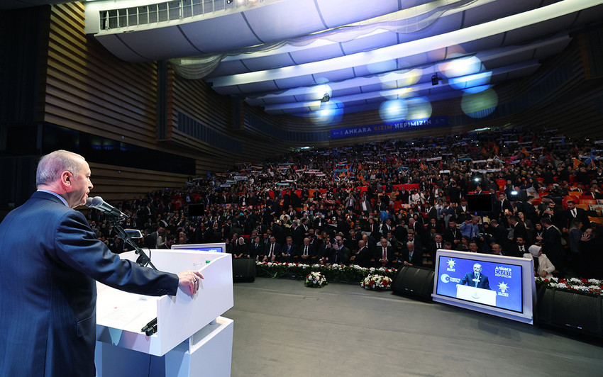 Cumhurbaşkanı ve AK Parti lideri Erdoğan, partisinin Ankara ilçe adaylarının tanıtım toplantısında AK Parti'nin yerel seçimlerdeki Ankara'nın ilçe adaylarını açıkladı.