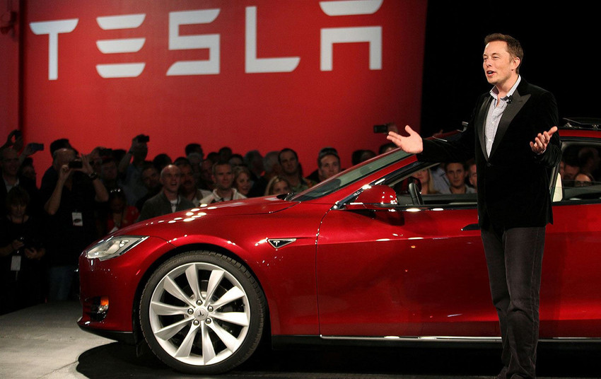 Otomobil satışlarını artırmak için reklam kullanmayı tercih etmediğini söyleyen Tesla CEO'su Elon Musk inadından vazgeçti. Şirketin geçen yılki reklam harcamaları belirgin şekilde arttı.