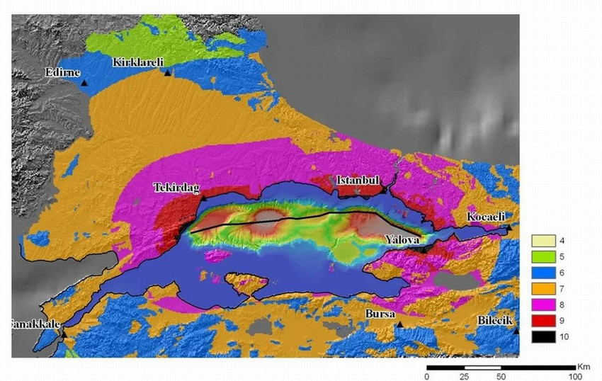 Marmara Bölgesi'ni bekleyen deprem tehlikesini değerlendiren Jeoloji Yüksek Mühendisi Prof. Dr. Okan Tüysüz, en kötü senaryoya göre 7.5 büyüklüğünde bir depremin olacağını ancak İstanbul'da bunun şiddetinin 10'a kadar hissedilebileceğini bir haritayla anlattı...