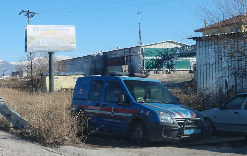 Afyonkarahisar'da tavuk ve tavuk ürünleri üretiminin yapılan bir işletmeden alınan numunelerde kuş gribi tespit edildi. 