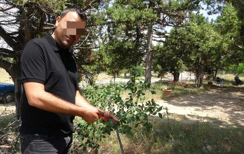 Mersin Erdemli'de 2 çocuk babası, kendi adına açılan sahte hesap üzerinden ölüm ilanı verilince şok yaşadı. 