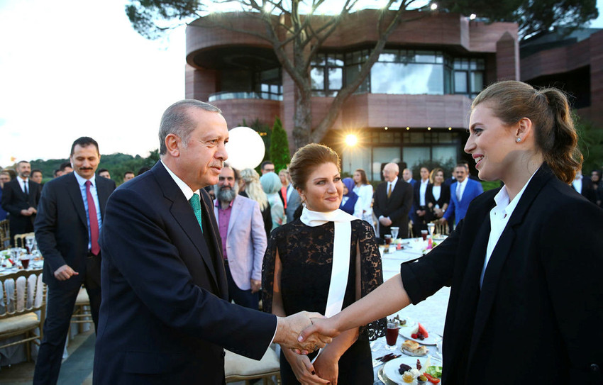 Cumhurbaşkanı Erdoğan, sanatçı ve sporculara iftar verdi - Resim: 3