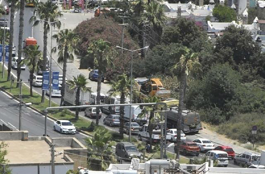 Trafik durma noktasına geldi: Tatilciler Bodrum'u terk ediyor - Resim : 1