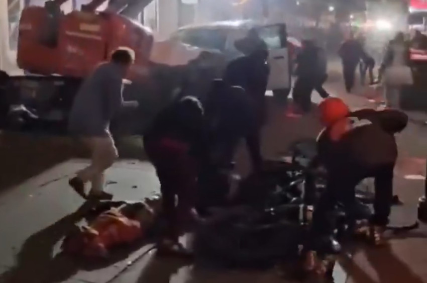 ABD'nin New Orleans eyaletinde bir araç yeni yıl kutlamaları sırasında kalabalığın arasına daldı. Çok sayıda ölü ve yaralının olduğu aktarıldı.