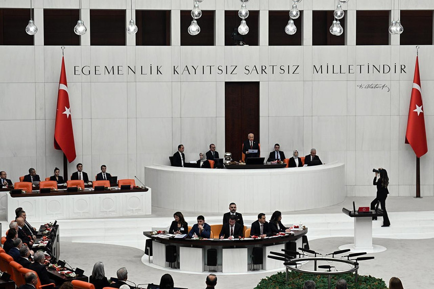 Meclis'teki 3 parti Erdoğan gelince ayağa kalkmadı - Resim: 2