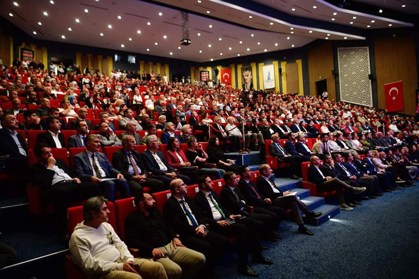  Sancaktepe Belediye Başkanı Alper Yeğin, ilçede gerçekleştirdikleri hizmetleri ve projeleri, düzenlenen programda kamuoyuna sundu. Toplantıda konuşan Yeğin, 