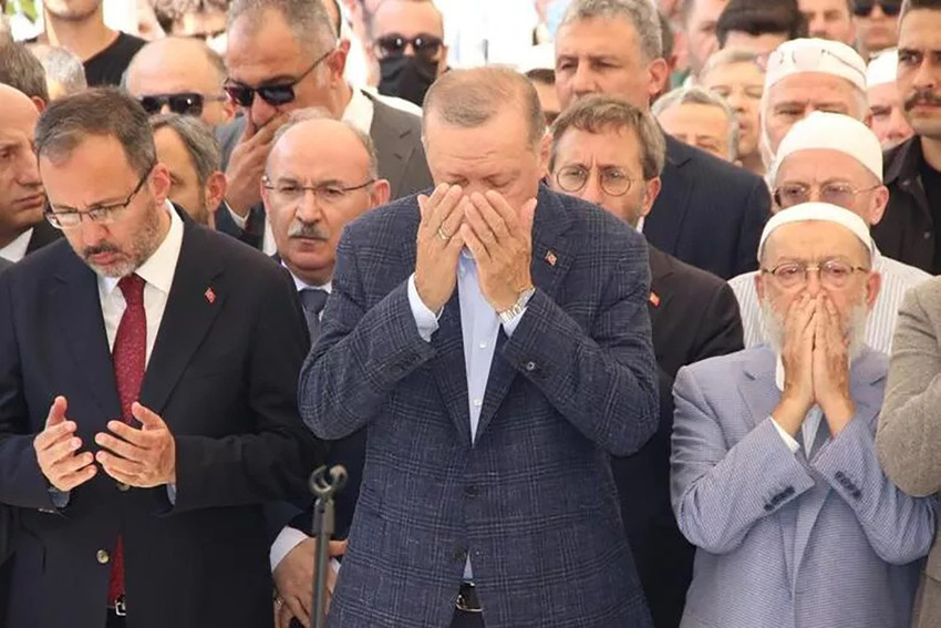 Hakan Füzün son yolculuğuna uğurlandı! Erdoğan tabuta omuz verdi - Resim : 1