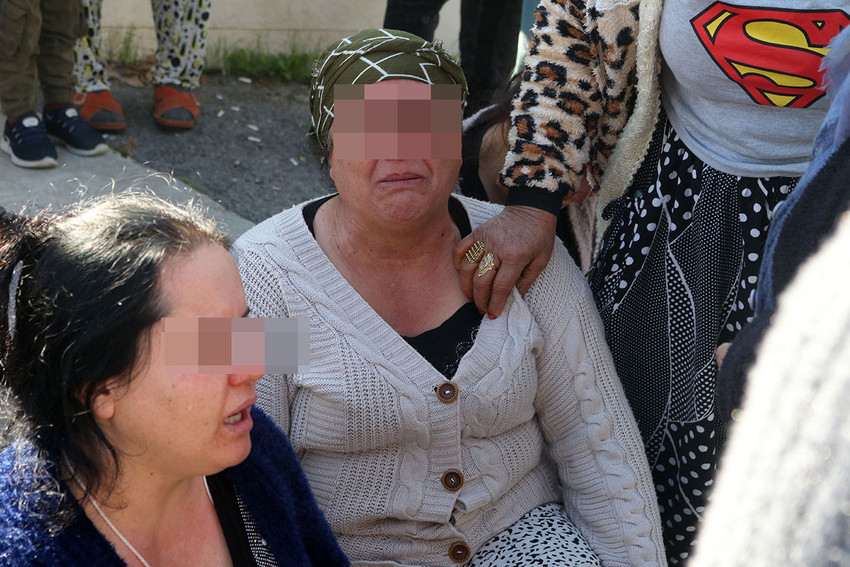Antalya'da 37 yaşındaki bir cani kanunlara aykırı olmasına rağmen yalnızca dini nikahla birlikte yaşadığı ve 3 çocuğunun annesi olan 26 yaşındaki genç kadını 17 yerinden bıçaklayarak katletti.
