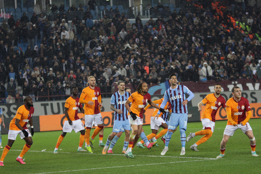 Süper Lig'te oynanan Trabzonspor - Galatasaray maçı Galatasaray'ın 5-1'lik net skoruyla sona erdi.