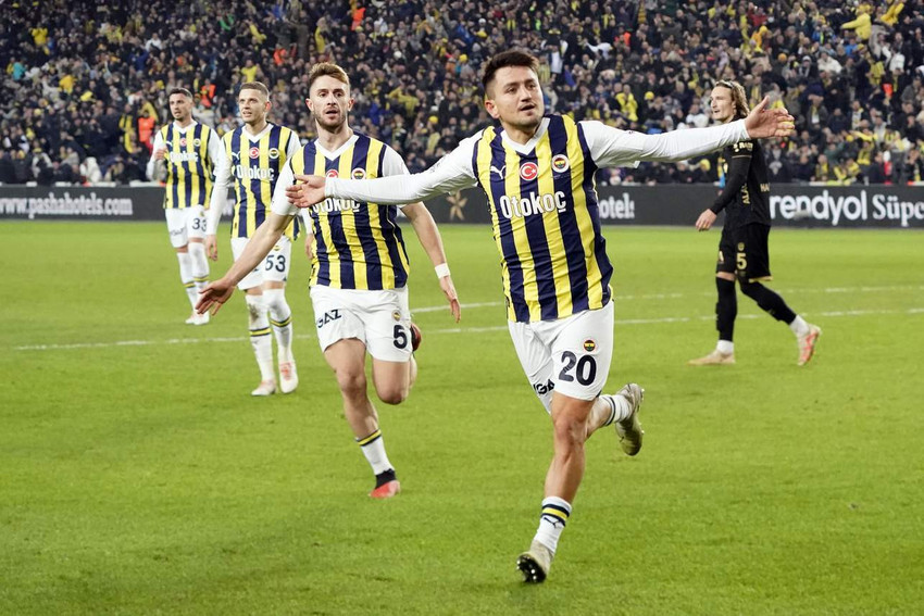 Fenerbahçe’nin milli futbolcusu Cengiz Ünder, Ankaragücü maçında attığı gollerle galibiyetin mimarı olurken bu sezonki 7. golüne ulaştı.