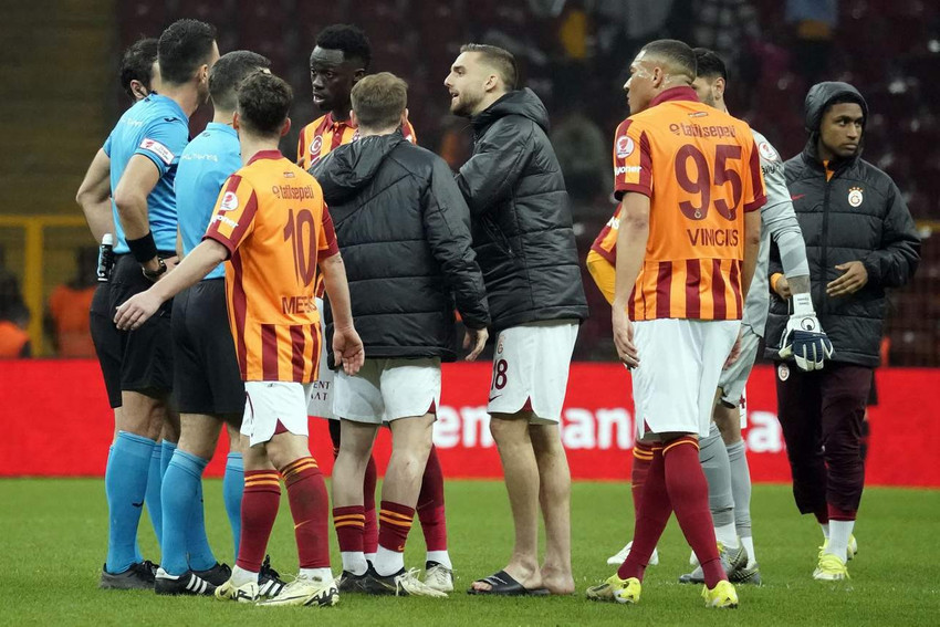 Ziraat Türkiye Kupası Çeyrek Finali’nde Galatasaray evinde Fatih Karagümrük ile karşılaştı. Sarı-kırmızılılar mücadeleden 2-0’lık skorla mağlup ayrıldı ve kupaya veda etti.