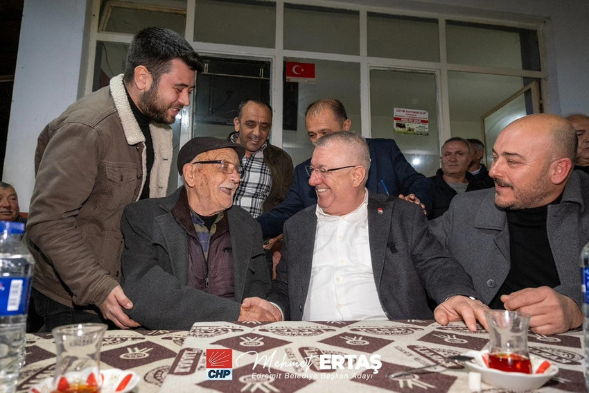Ön seçimde rakiplerini geride bırakarak CHP Edremit Belediye Başkan Adayı seçilen Mehmet Ertaş, projelerini anlattı.