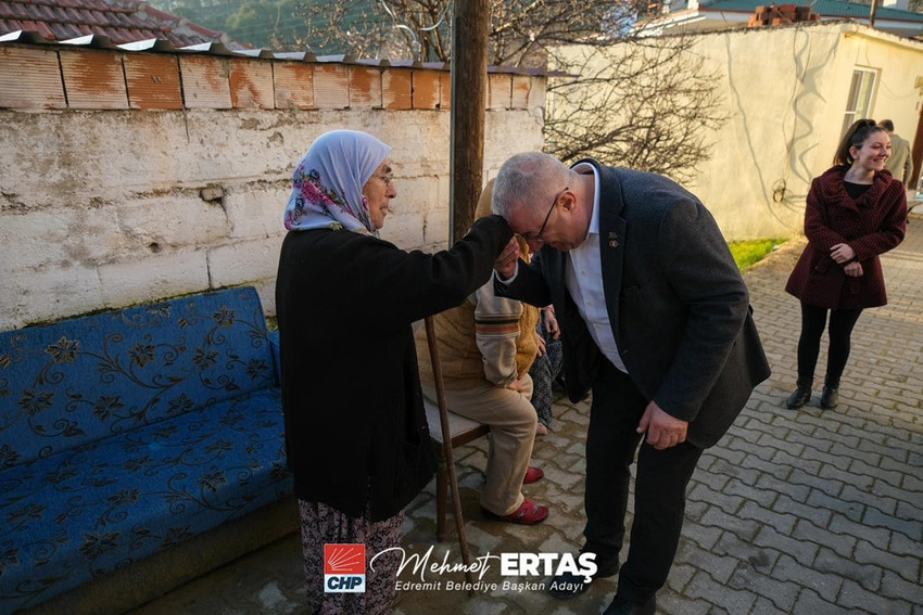 Ön seçimde rakiplerini geride bırakarak CHP Edremit Belediye Başkan Adayı seçilen Mehmet Ertaş, projelerini anlattı.