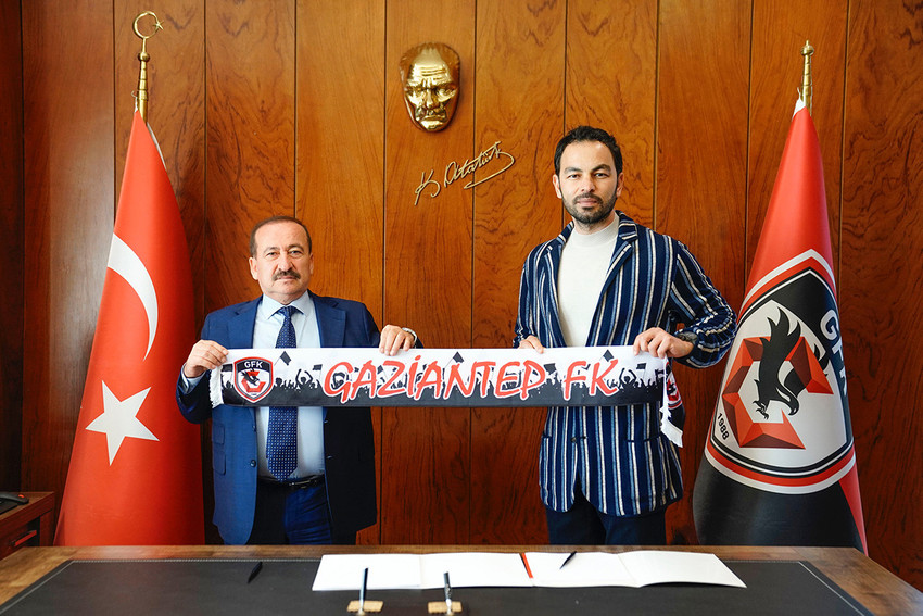  Süper Lig ekiplerinden Gaziantep FK, teknik direktör Selçuk İnan ile 1.5 yıl sözleşme imzaladı.