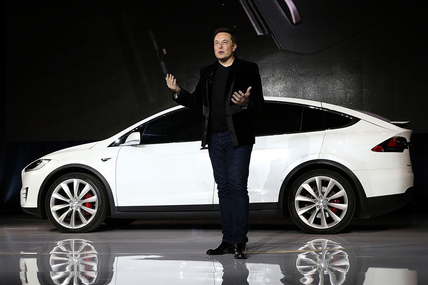 Otomobil satışlarını artırmak için reklam kullanmayı tercih etmediğini söyleyen Tesla CEO'su Elon Musk inadından vazgeçti. Şirketin geçen yılki reklam harcamaları belirgin şekilde arttı.