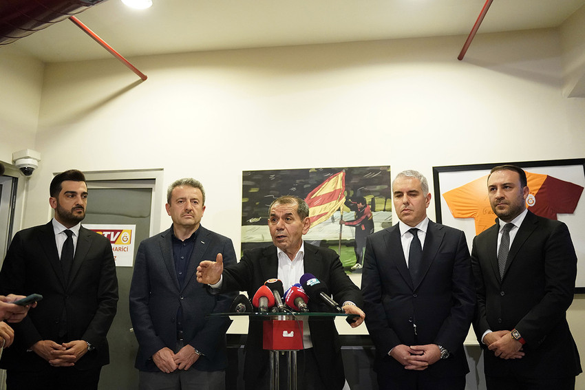 Fenerbahçe Başkanı Ali Koç dün gerçekleşen Olağanüstü Genel Kurul'da çok sert ifadeler kullanırken, Galatasaray Başkanı Dursun Özbek, Ali Koç'a yanıt verip savcıları göreve çağırdı.