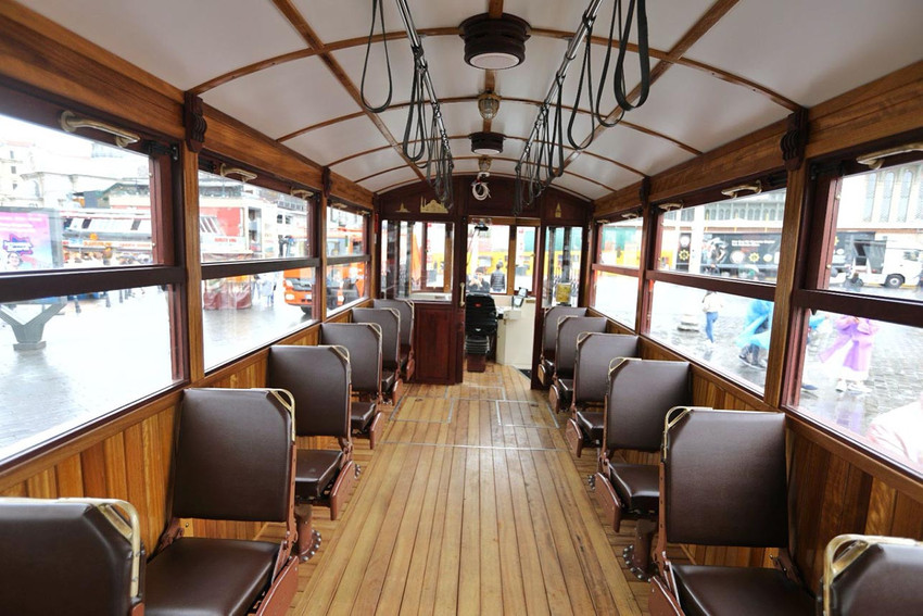İstanbul'un en işlek noktalarından İstiklal Caddesi'nde nostaljik tramvay yerine bataryalı tramvay projesi hayata geçirilecek.