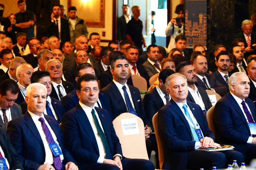 İstanbul Büyükşehir Belediyesi’nin ev sahipliğinde yapılan Marmara Belediye Birliği Meclis Toplantısı’nın 2024 yılı olağan birinci toplantısında, Kartal Belediye Başkanı Gökhan Yüksel encümen üyesi olarak seçildi. Başkan Yüksel konuşmasında; ''Kartal Belediyesi olarak biz de bu platforma katkılar verdik ve vermeye devam edeceğiz. Özellikle sokak hayvanları, sıfır atık ve kentsel dönüşüm konularına yönelik ortak proje ve çözümler üretmek için çalışacağız.'' dedi.