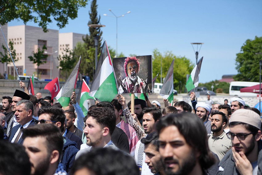 Ondokuz Mayıs Üniversitesi Rektörü Ünal yaptığı ‘İnsanlık İçin Yürüyoruz’ etkinliğinde yaptığı konuşmada Filistin ile İsrail arasında devam eden savaşa atıfta bulunarak Kurtuluş Savaşı ile benzerlik kurdu.