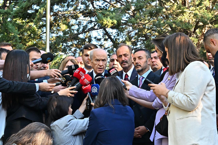 MHP lideri Devlet Bahçeli erken seçim tartışmalarına ilişkin, ''Bütün seçimler geçmiştir. 2028'e kadar olan süre içinde Cumhur İttifakı'nın önünde 4 önemli yıl bulunmaktadır.'' dedi.