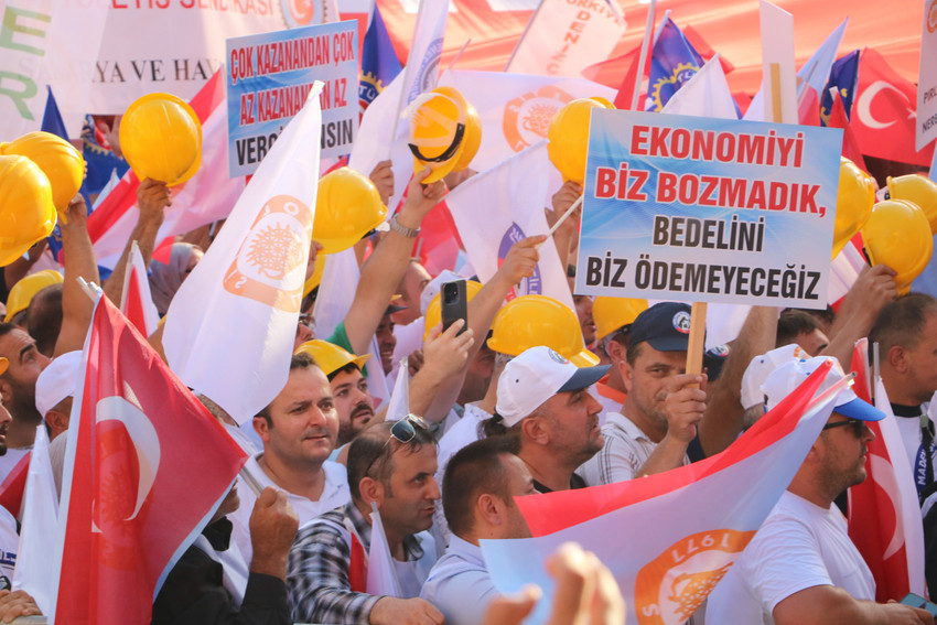 Zonguldak'ta ''Zordayız geçinemiyoruz'' mitinginde konuşan TÜRK-İŞ Başkanı Ergün Atalay, ''Sesimizi duymayanlar, sandıkta hesabını vermeye devam ederler'' dedi.