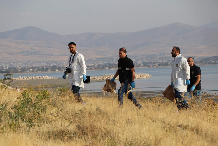 Van'da 13 gündür kayıp olarak aranan 21 yaşındaki Rojin K.'nin başörtüsüne ulaşıldığı bildirildi. 