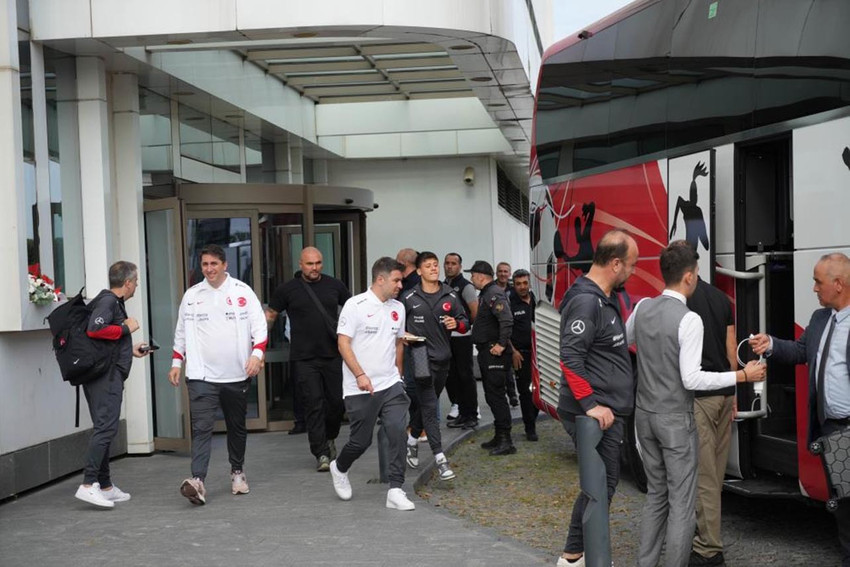  A Milli Futbol Takımı'nda Barış Alper Yılmaz sakatlığı, Kaan Ayhan ise cezalı duruma düşmesi nedeniyle kadrodan çıkarıldı.