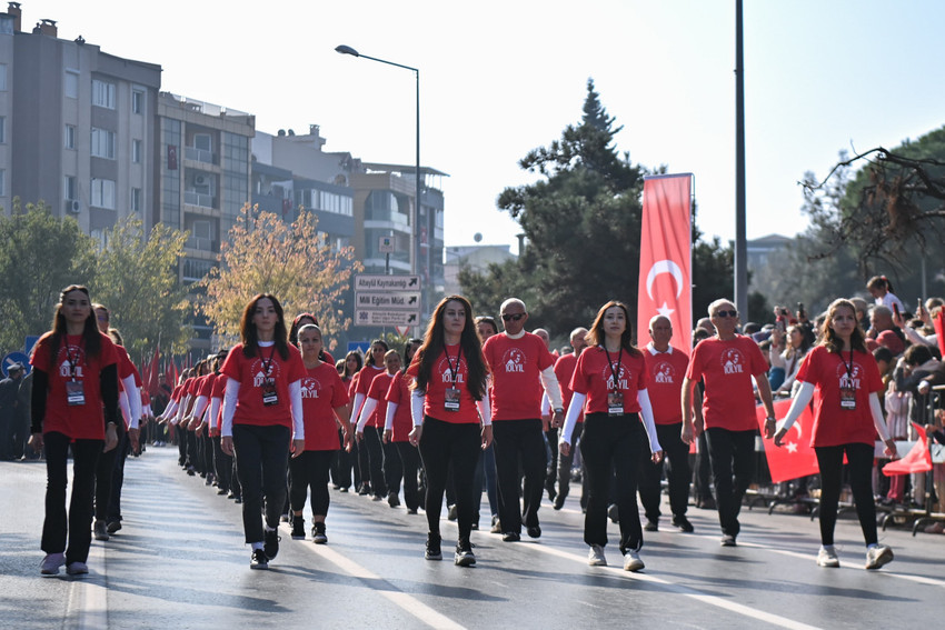 Balıkesir, Cumhuriyet Bayramı'nı coşkuyla kutladı - Resim : 1