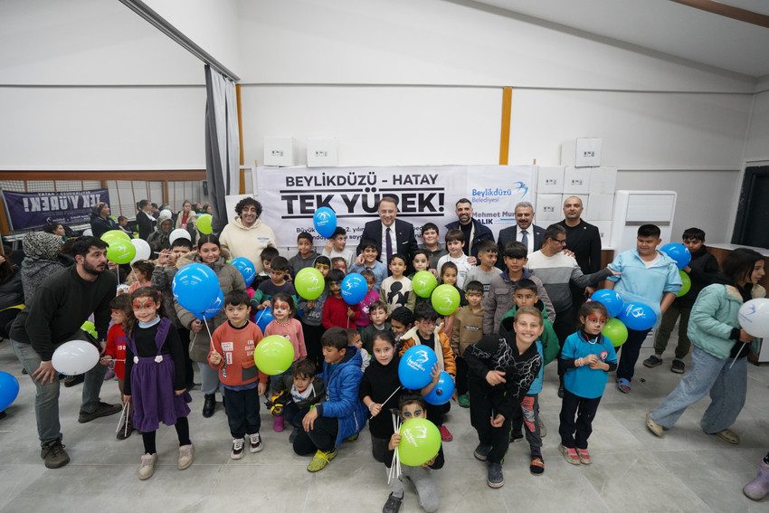 Beylikdüzü Belediye Başkanı Mehmet Murat Çalık, 6 Şubat depremlerinin ikinci yıldönümünde Hatay'da anma programlarına katıldı. Başkan Çalık ''İki yıl önce yitirdiğimiz binlerce canımızı rahmetle anıyorum. Allah milletimize bir daha böylesine derin bir acı yaşatmasın. Hatay benim milli meselemdir diyen Gazi’nin izinde Beylikdüzü, Hatay ile her zaman tek yürek olmaya devam edecek'' dedi. 