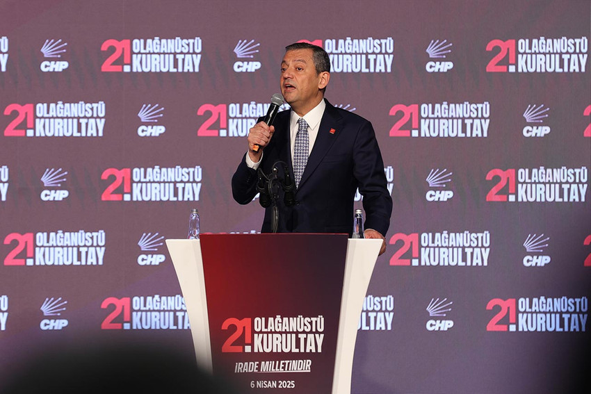 CHP'nin 21. Olağanüstü Kurultayı'nda tek aday olan Özgür Özel 1171 oyla genel başkan seçildi.