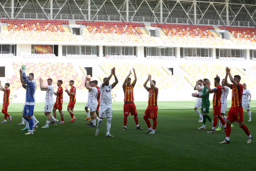 1’inci Lig’in son haftasında deplasmanda Yeni Malatyaspor’u 5-0 mağlup eden Gençlerbirliği, sezonu 2’nci sırada tamamlayarak, 4 yıl sonra yeniden Süper Lig’e yükseldi.