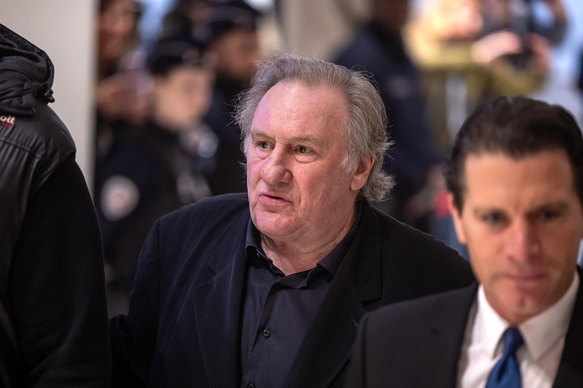 Fransız aktör Gerard Depardieu, iki kadına cinsel saldırıda bulunduğu gerekçesiyle 18 ay hapis cezasına çarptırıldı.