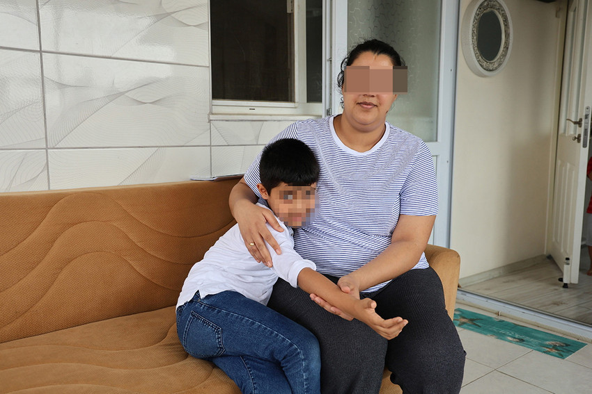 Adana'da bir özel eğitim merkezinde otizmli 7 yaşındaki çocuğun öğretmeni tarafından darbedildiği iddiası üzerine aile, suç duyurusunda bulundu. Olayla ilgili soruşturma başlatıldı.
