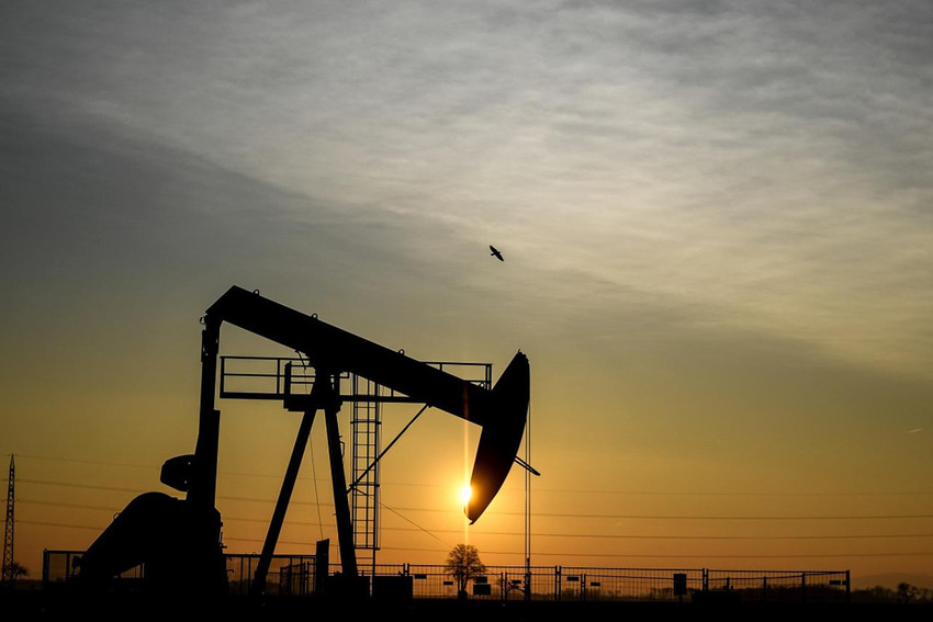 ABD ile İran arasında artan gerilim piyasaları sarstı. Petrol fiyatları sert yükselirken, altın ve Dolar/TL de hareketlendi.