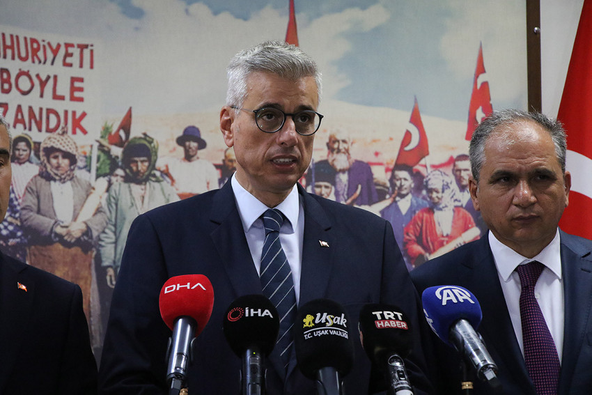 Sağlık Bakanı Kemal Memişoğlu, bazı üniversite hastanelerinden MHRS üzerinden randevu alınabileceğini duyurdu. Memişoğlu, ''Aile hekimliği vasıtasıyla bunu pilot olarak Yozgat Bozok ve Pamukkale üniversitelerinde örnek olarak uygulamaya 1 Eylül'den itibaren başlıyoruz.'' dedi.