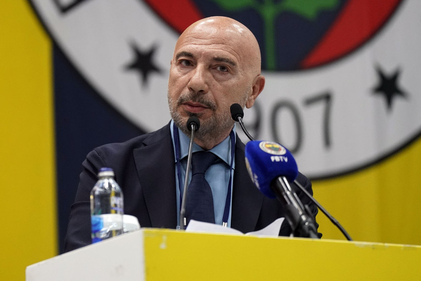 Fenerbahçe başkan adayı Hakan Bilal Kutlualp, Sadettin Saran lehine adaylıktan çekildiğini açıkladı.