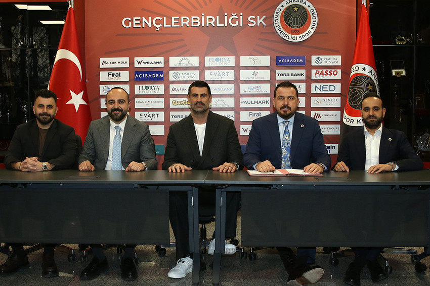 Volkan Demirel S&uuml;per Lig'e geri d&ouml;nd&uuml;! - Resim : 1